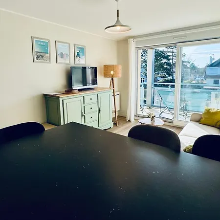 Centre Terrasse Sud-ouest Apartmán *